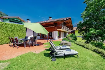 Image de Spacious Luxury Villa with Magnificant views, 5 min walk to the lake