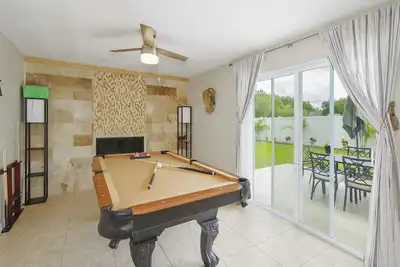 Image de Private 2 Story Corner Home - Games Room - Spacious <br>