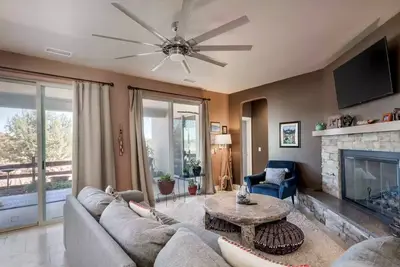 Image de Secluded Sedona gem, surrounded by red rock views