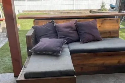 Image de Lakeside cottage with backyard entertainment