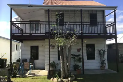 Image de 4 bedroom home. Close to restaurants, fast food, shopping and hospital