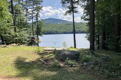 Image de Where the Mountain meets the Lake. Lakefront cottage, views of Mount Kearsarge!