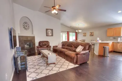 Image de Cheerful 3 bedroom home w/ outdoor kiva fireplace