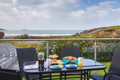 Image de Maison de luxe, bain Ă remous, nr. plage, vue imprenable sur la mer, Pembrokeshire.