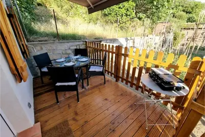 Image de La petite Luciole entre mer et montagne.