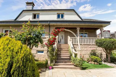 Image de Superbe maison de 4 chambres Ă Chantada