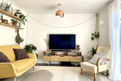 Image de Bright, Family-friendly 2-bed House With Garden and Office