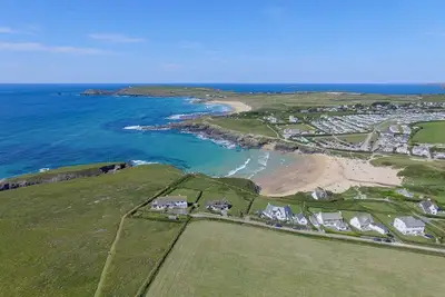 Image de Unique, private and luxurious cliff top eco home