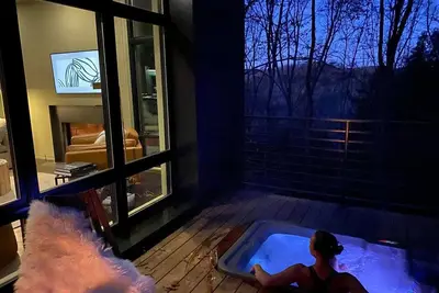 Image de Idyll Reserve 4 | The Hillside - new, luxe, hot tub and fireplace