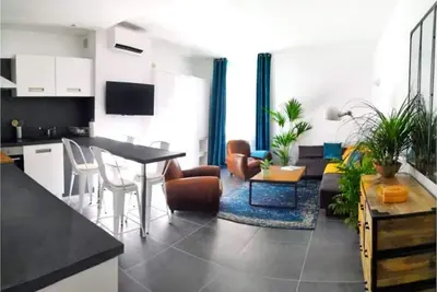 Image de Beautifully Bright Apartment in Old Town Saint-Tropez