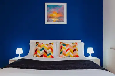 Image de Cheerful and new 4 bedroom home with free parking