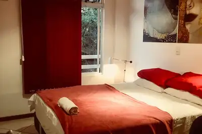On the seafront 2-bedroom apartment with 1 suite