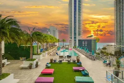 Image de Wrap Around Balcony| Amazing Pools| Gym