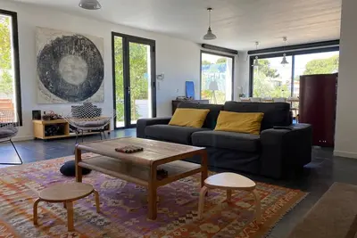 Image de Villa d'architecte, 3min de la plage, adossée au Parc des Calanques