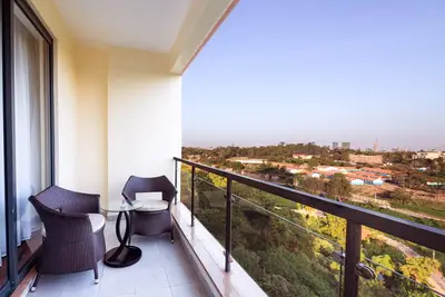 Image de Elegant 2 Bedroom Apartment with a Pool & Gym