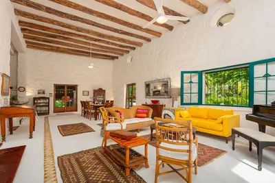Image de Villa Tambuuco-Classic 6br- Pool, Rooftop, Kayak & Bicycles