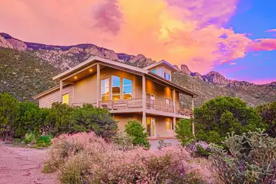 Image de Architectural Peace and Perfection in the Sandia Mountains