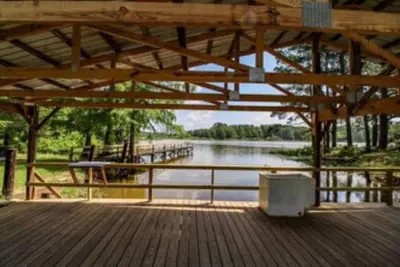 Image de Castaway Camp.