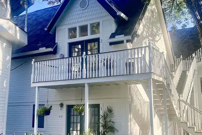 Image de Comfy 2bedroom/1 bath apt, with a pool, large patio, near downtown Weatherford.