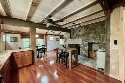 Image de Jacks Getaway: Unique Post & Beam Barn In Alton Bay By Mt Major ⛰& Gunstock⛷