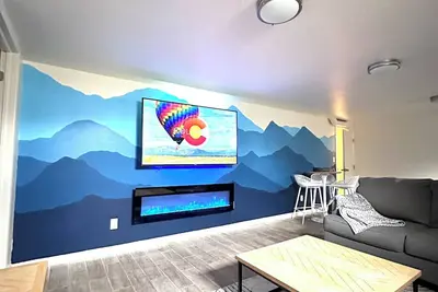 Image de Monthly rent discountsᨒEntire homeᨒ5 BedroomsᨒKing BedsᨒNear DTᨒFireplace