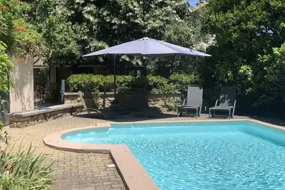 Image de Maison Charmante Avec Piscine. . . . Dans Un Ecrin De Verdure, Proche Uzes.