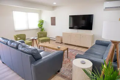 Image de Wake Up to Water Views:Secluded 1 Acre Waterfront Retreat near New Paltz & Gunks