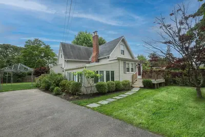Image de Cheerful 4 Bedroom 2 Bath Southampton Home