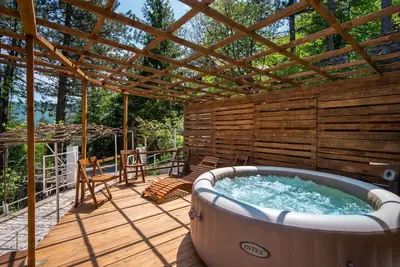 Image de Magnifique maison de vacances privée avec bain à remous, Wifi, Tv, terrasse et animaux admis