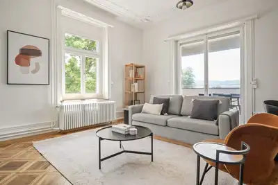 Weinegg 4. 5 Room w/ Storage & W/D, 2 mins to Mkt