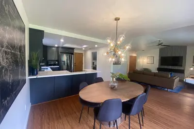 Image de Arroyo Manor - Centrally Located