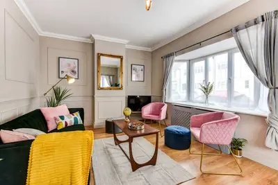 Image de Beautiful 4 Bed House, 3 minutes to sea, sleeps 8