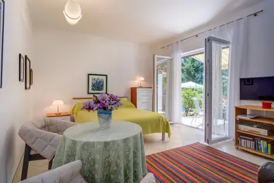 Appartement d'une chambre avec la terrasse Artatore, Losinj (A-19616-a)
