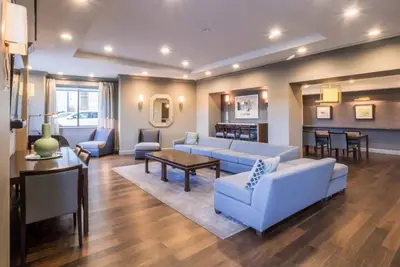 Image de Sunny Uws 1br w\/ Gym, Elevator & Dm, near Lincoln Center, by Blueground