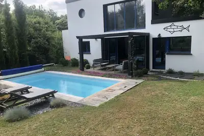 Image de Architect house in a wooded area 2 minutes from coastal paths, ports and islands