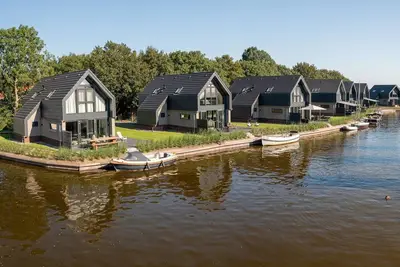 Image de Villa avec une vue fantastique, sur le Slotermeer