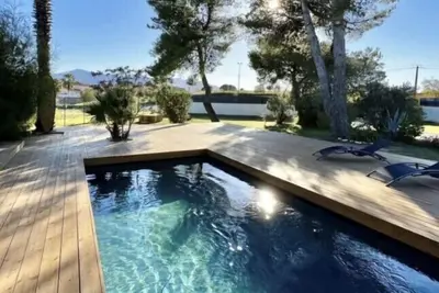 Image de la belle surfeuse