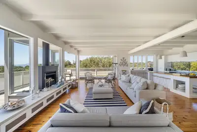 Image de This truly stunning Hamptons style residence (sleeps 10)