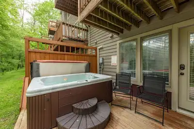 Image de Dog Friendly Townhome w/ Hot Tub & Game Room