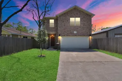 Image de Enjoy a stylish experience at this centrally-located place.