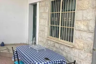 Black Gold Kingdom 1 Bedroom & Bathroom Apartment