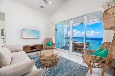 Image de Upstairs Oceanfront Cabana with stunning views