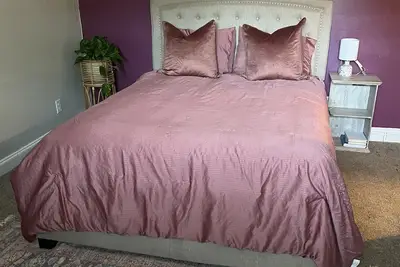 Image de Lovely 2 bedroom rental unit w/ free parking! Near downtown Decatur