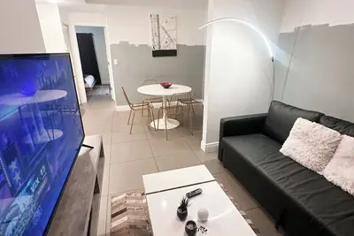 Image de Urban Eclipse Apartment - 1br/2ba in Wynwood!