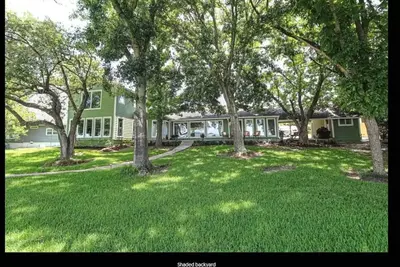 Image de New! Lakefront home, boatslip, great for families!