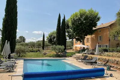 Image de L'Alérie, magnifique bastide Provençale, charme et tranquillité, piscine et tennis privé