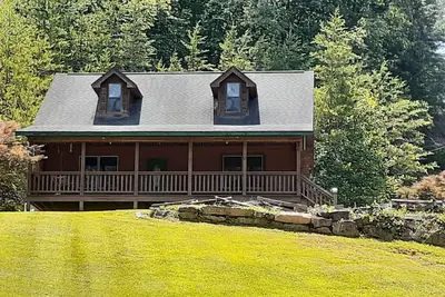 Image de Cozy 2 bedroom Log Cabin