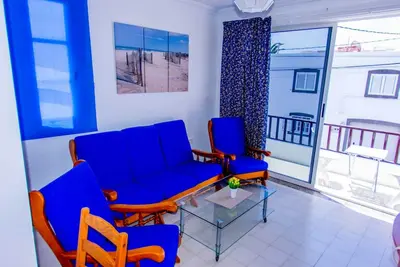 Image de Suitable. Deep beach, a few meters from the beach.