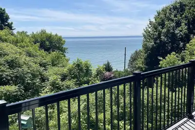 Image de Family Cottage with Lake Views