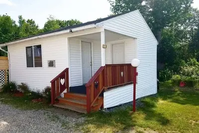 Image de The White 2 Bedroom Cottage @Twin Hills Cottages